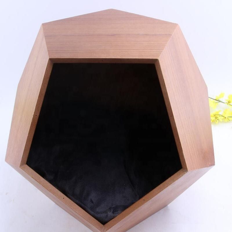SGS Polygon Pentagon Wood Pet Furniture Natural Wooden Cannel Cat
