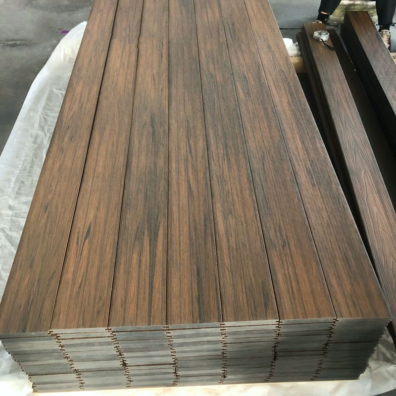 کف عرشه ضد آب اروپایی WPC فرش حفره ای فرش کامپوزیت فرش استفاده در خارج از منزل چوب برش شده پلاستیک کامپوزیت