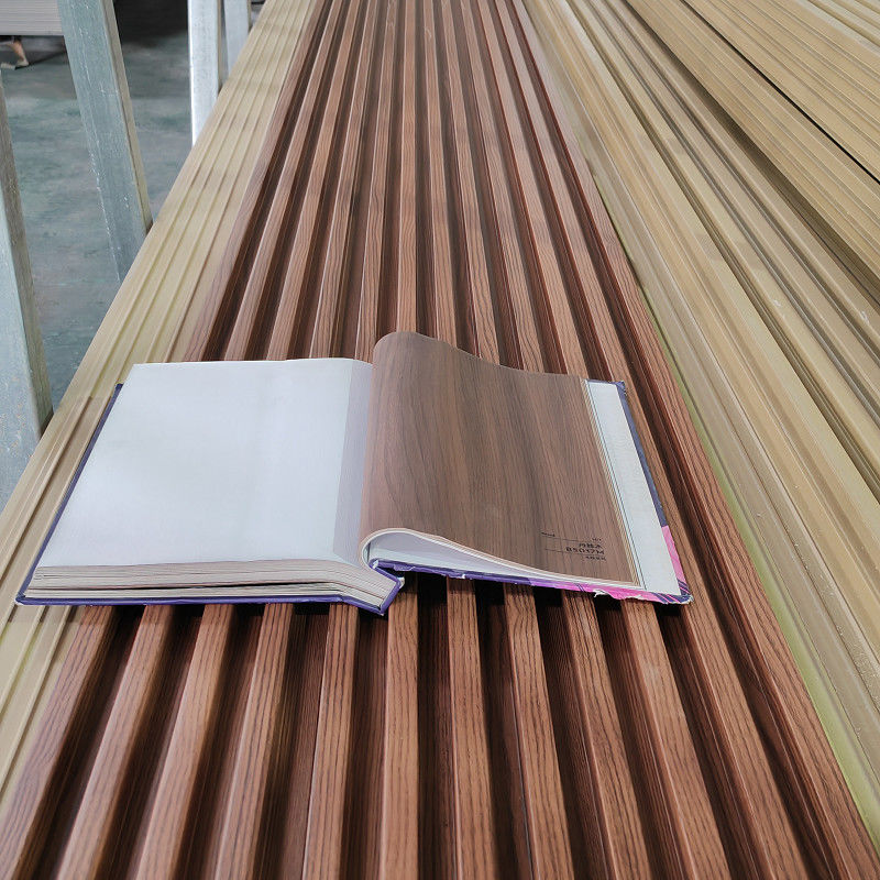 پانل دکوراتیو لمبرین WPC برای پوشش دیوار داخلی در محیط خانگی