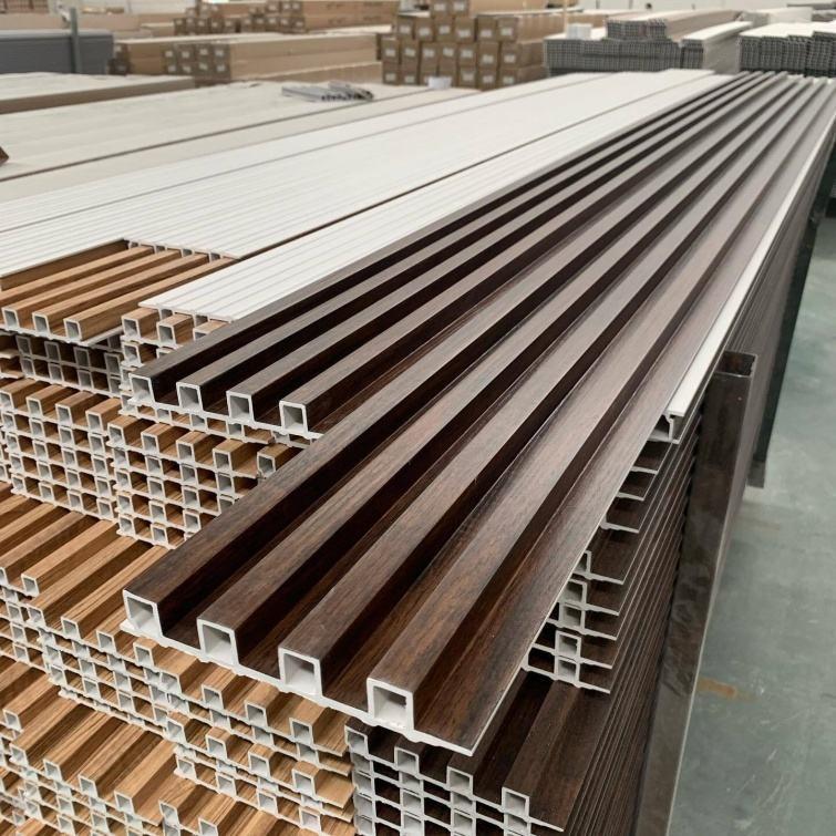 پانل دیواری شیاردار WPC داخلی سه بعدی PVC جایگزین چوب پانل های فضای باز/تجاری/آشپزخانه/سالن ورزشی ورق پلاستیکی ضد آب