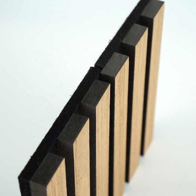 پنل ضد آتش Wpc داخلی دوامدار چوب بلوط طبیعی آکوستیک Slat ضد آب