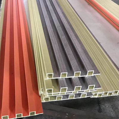 صفحه پوشش داخلی پلاستیکی چوبی کامپوزیت Wainscoting Vinyl چوب تزئینی 3D Fluted Cladding Pvc Wpc دیوار 168.5 * 20mm