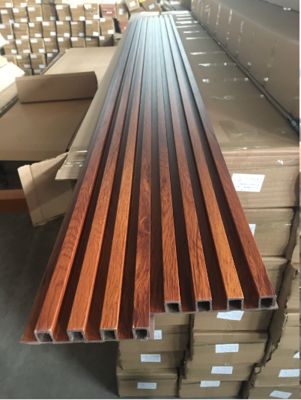 نصب آسان پانل دیواری کامپوزیت چوب Wpc روکش بیرونی داخلی پانل دیواری شیاردار